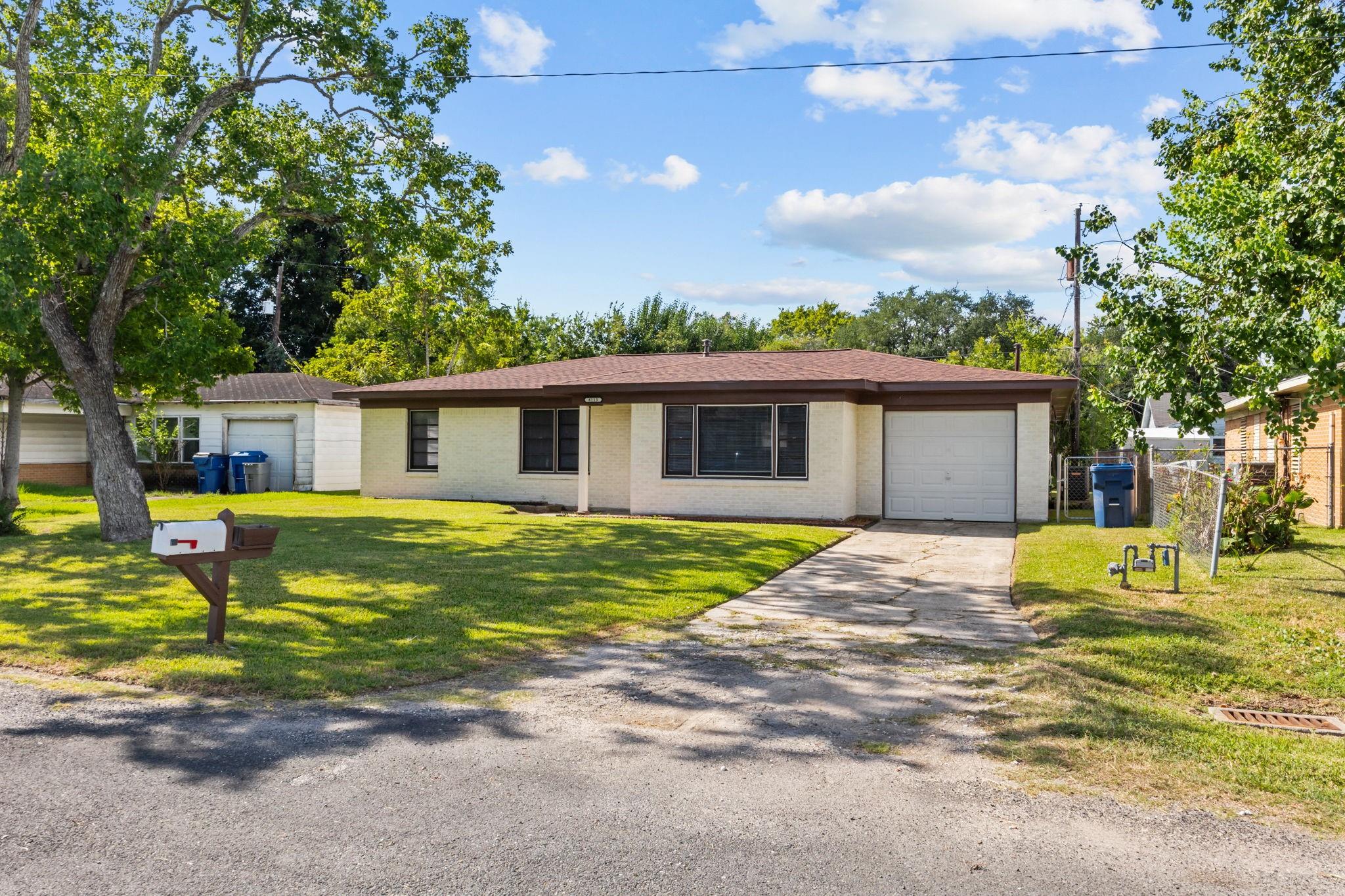 6113 Sapphire Court