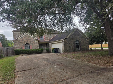 Homes For Sale - 3911 Spring Garden Drive<br/> Brazoria County, Pearland, TX 77584