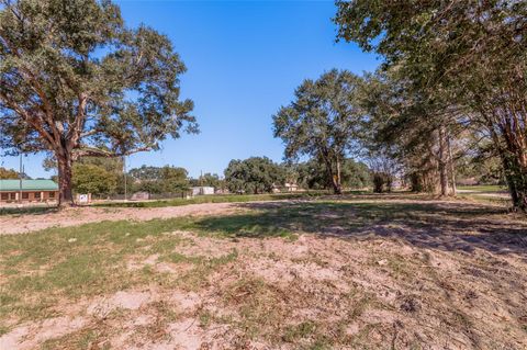 Photo of 805 W W 1st St, Groveton, TX 75845 (MLS # 43135126)