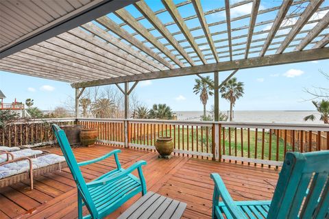 Photo of 2306 Ave N, Dickinson, TX 77539 (MLS # 89156254)