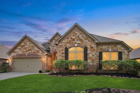 Photo of 131 Hunter Hollow Drive, Montgomery, TX 77316 (MLS # 21480015)