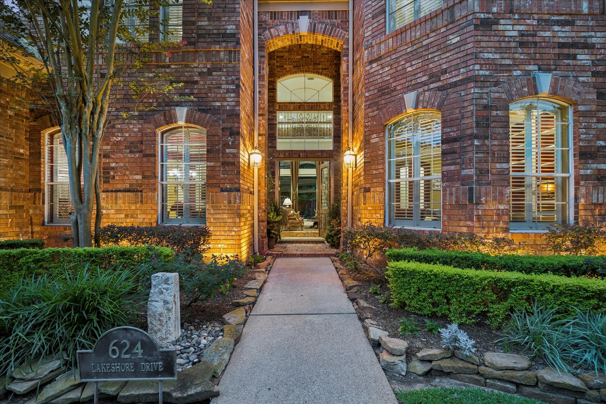 624 Lakeshore Drive