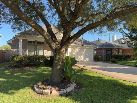Photo of 2530 Chatford Hollow Lane, Houston, TX 77014 (MLS # 80245793)