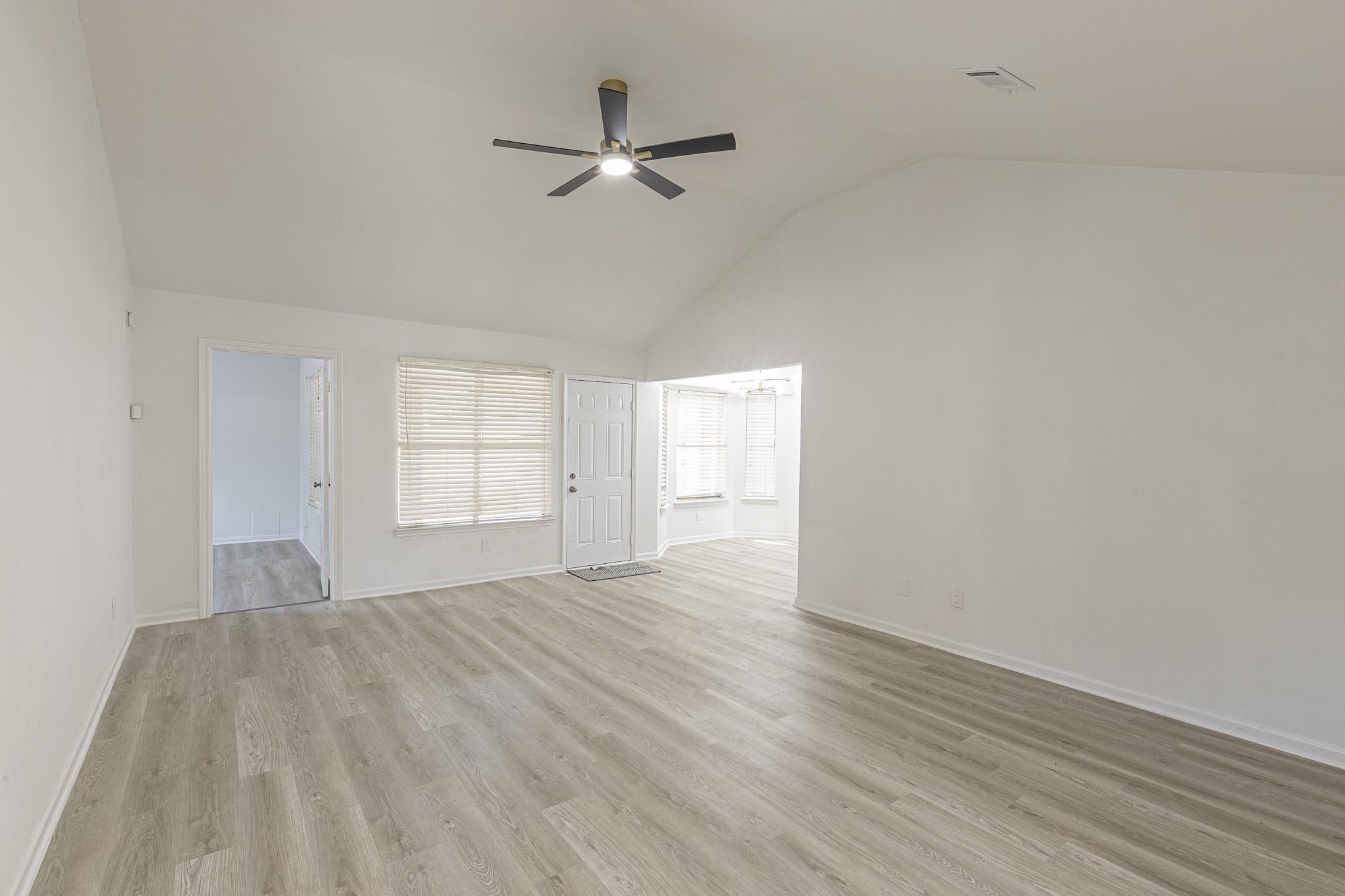 19703 Vista Lake Court
