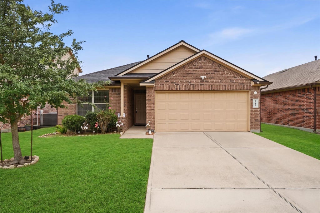 Photo of 15455 Rancho Joya Way, Houston, TX 77049 (MLS # 78764920)