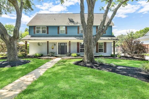Photo of 404 Independence Drive, Friendswood, TX 77546 (MLS # 10459634)