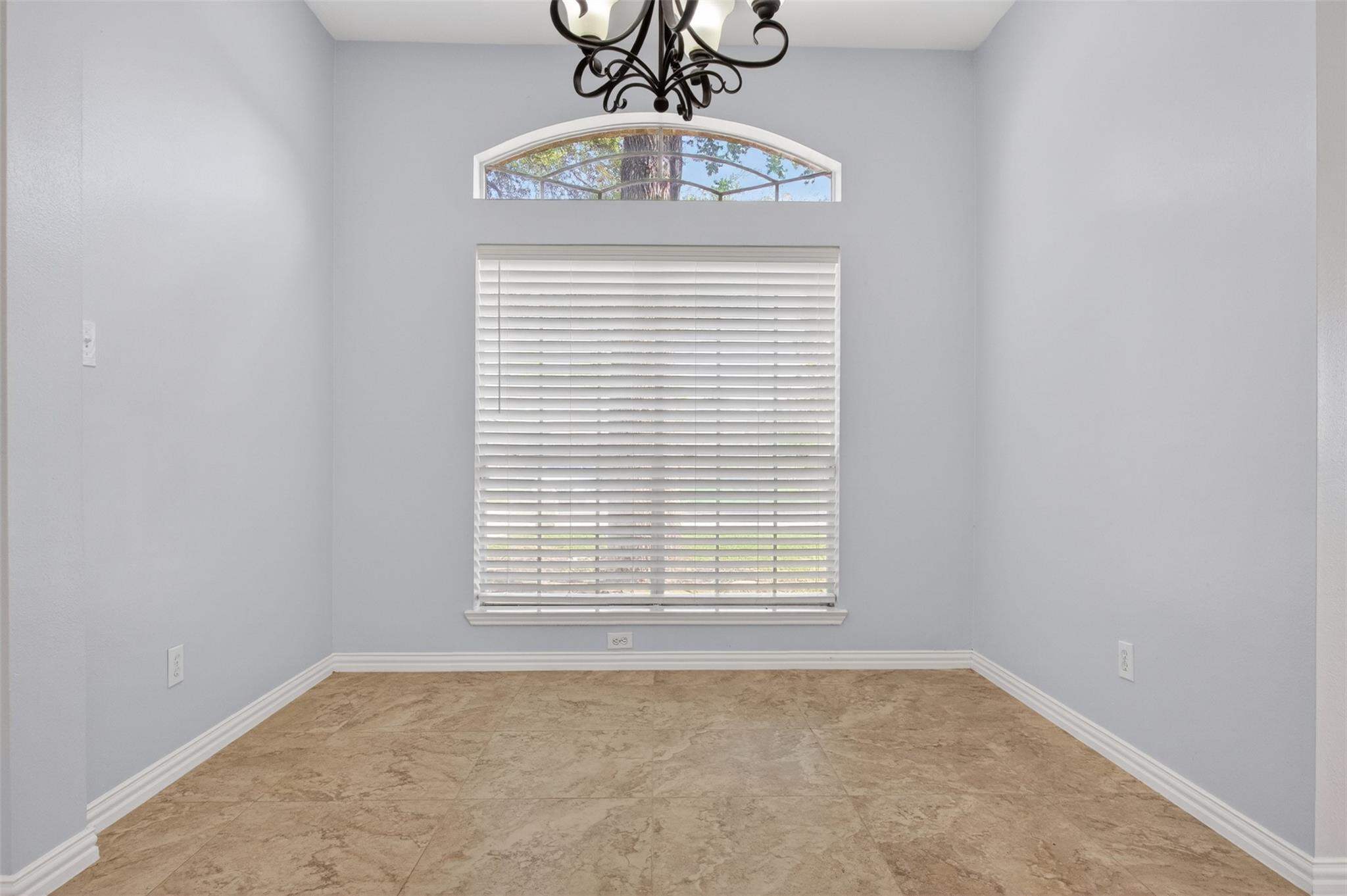 2807 Travick Lane