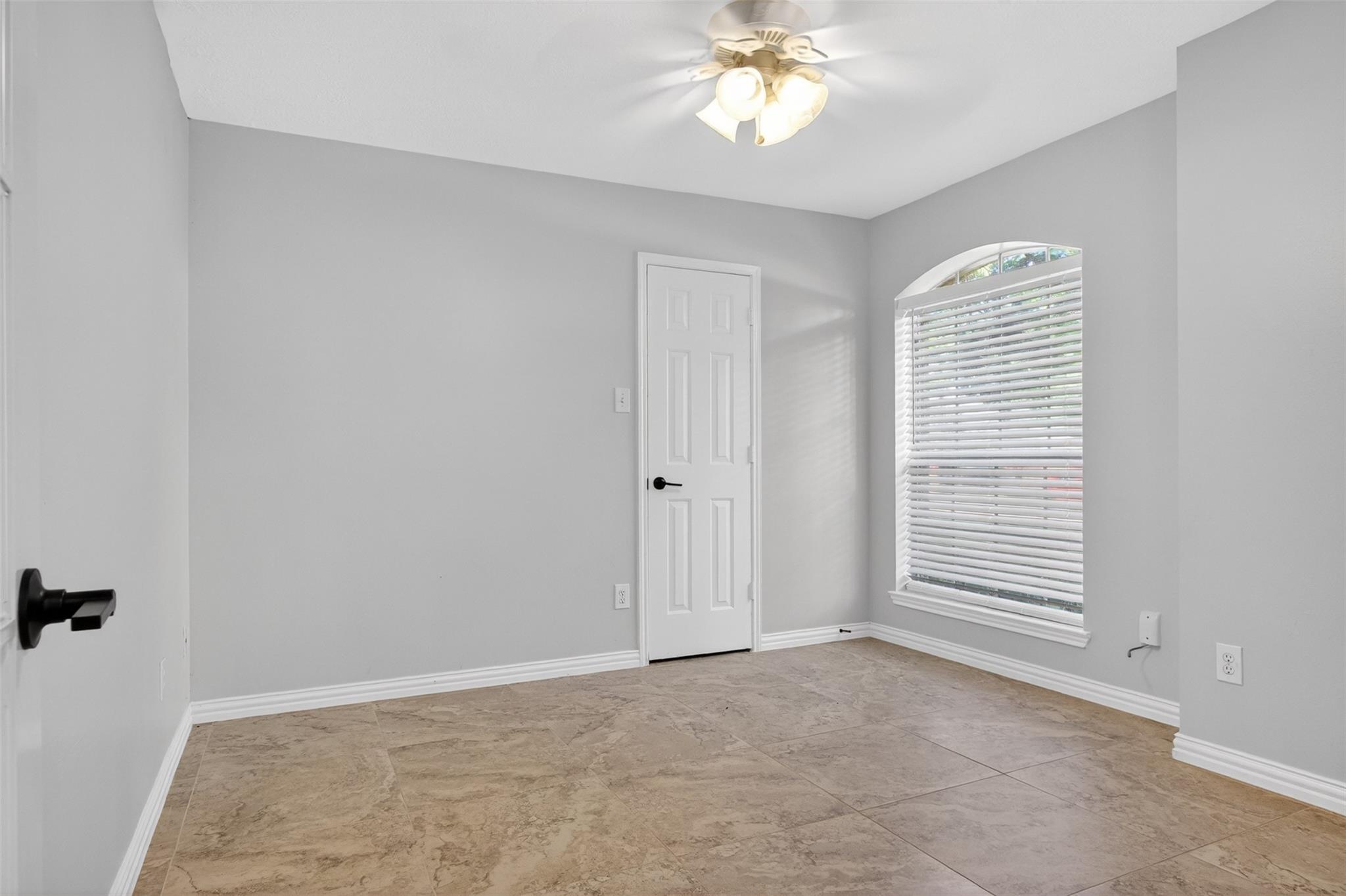 2807 Travick Lane