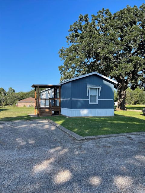 Photo of 2840 E State Hwy 19 East Highway E #6, Huntsville, TX 77320 (MLS # 11978380)
