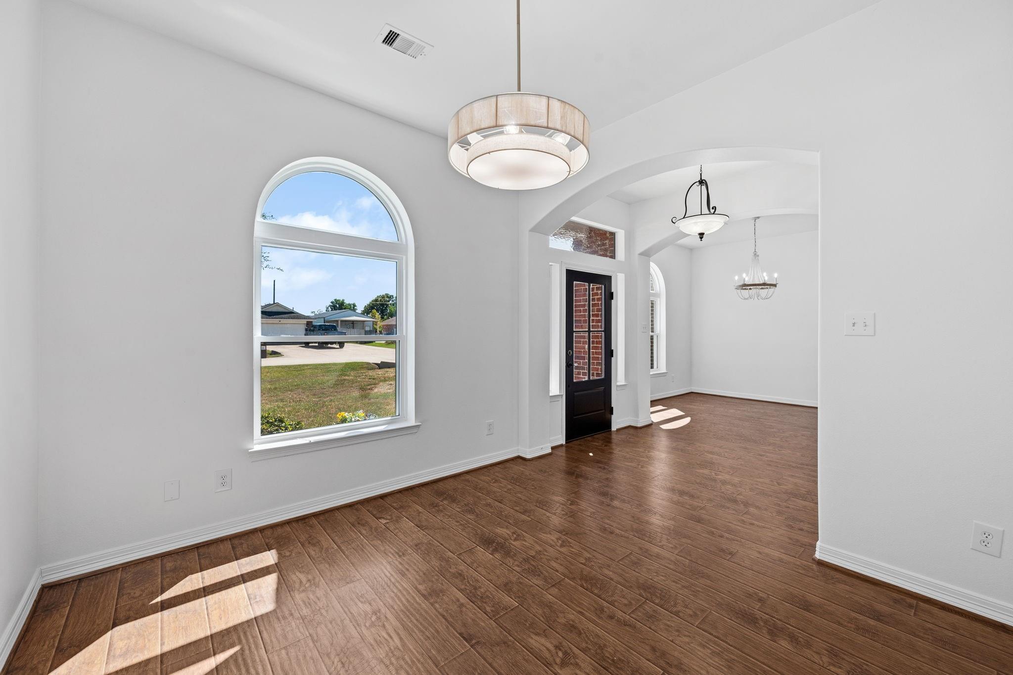 2015 Caroline Avenue