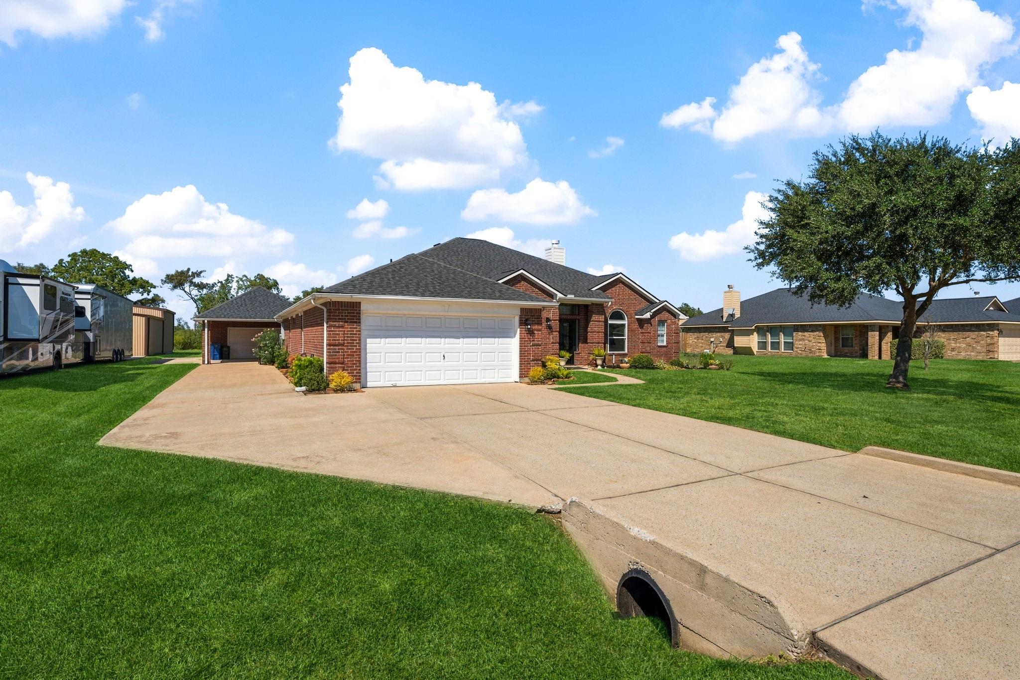 2015 Caroline Avenue