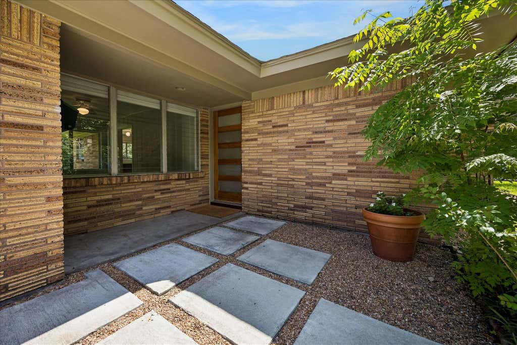 Photo of 4030 Mcdermed Drive, Houston, TX 77025 (MLS # 26081583)