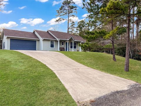 Photo of 254 E Sunset Drive, Onalaska, TX 77360 (MLS # 69647499)