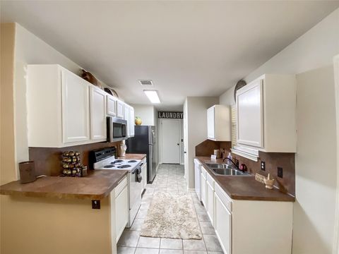 Tiny photo for 254 E Sunset Drive, Onalaska, TX 77360 (MLS # 69647499)