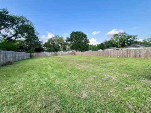 Photo of 506 Georgia Avenue, League City, TX 77573 (MLS # 71650241)