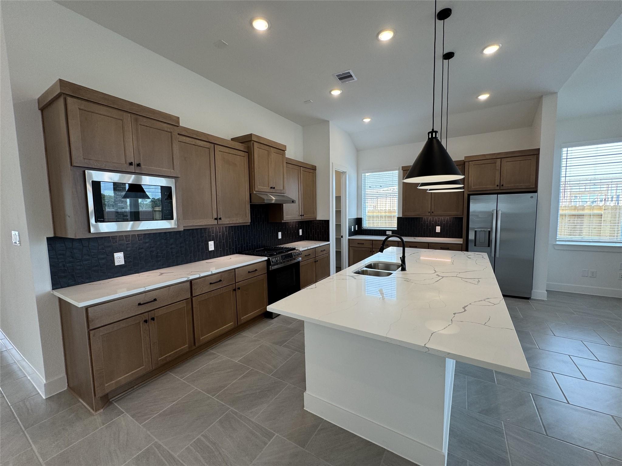 28809 Balanced Rock