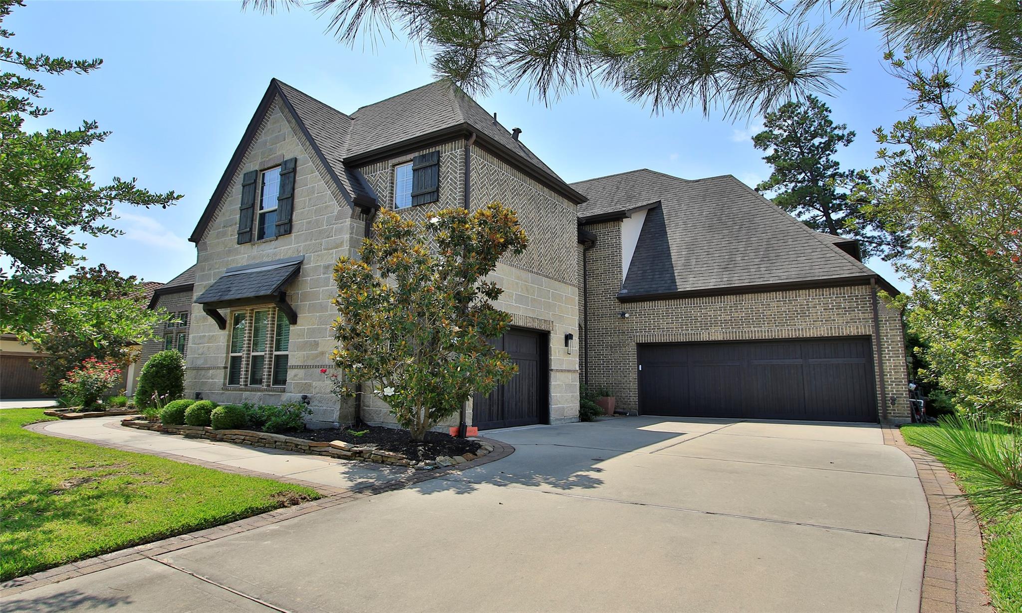 39 Paloma Bend Place