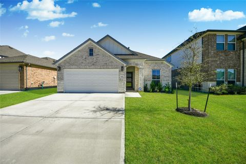 Photo of 11834 Maple Oak Drive, Houston, TX 77066 (MLS # 6123559)