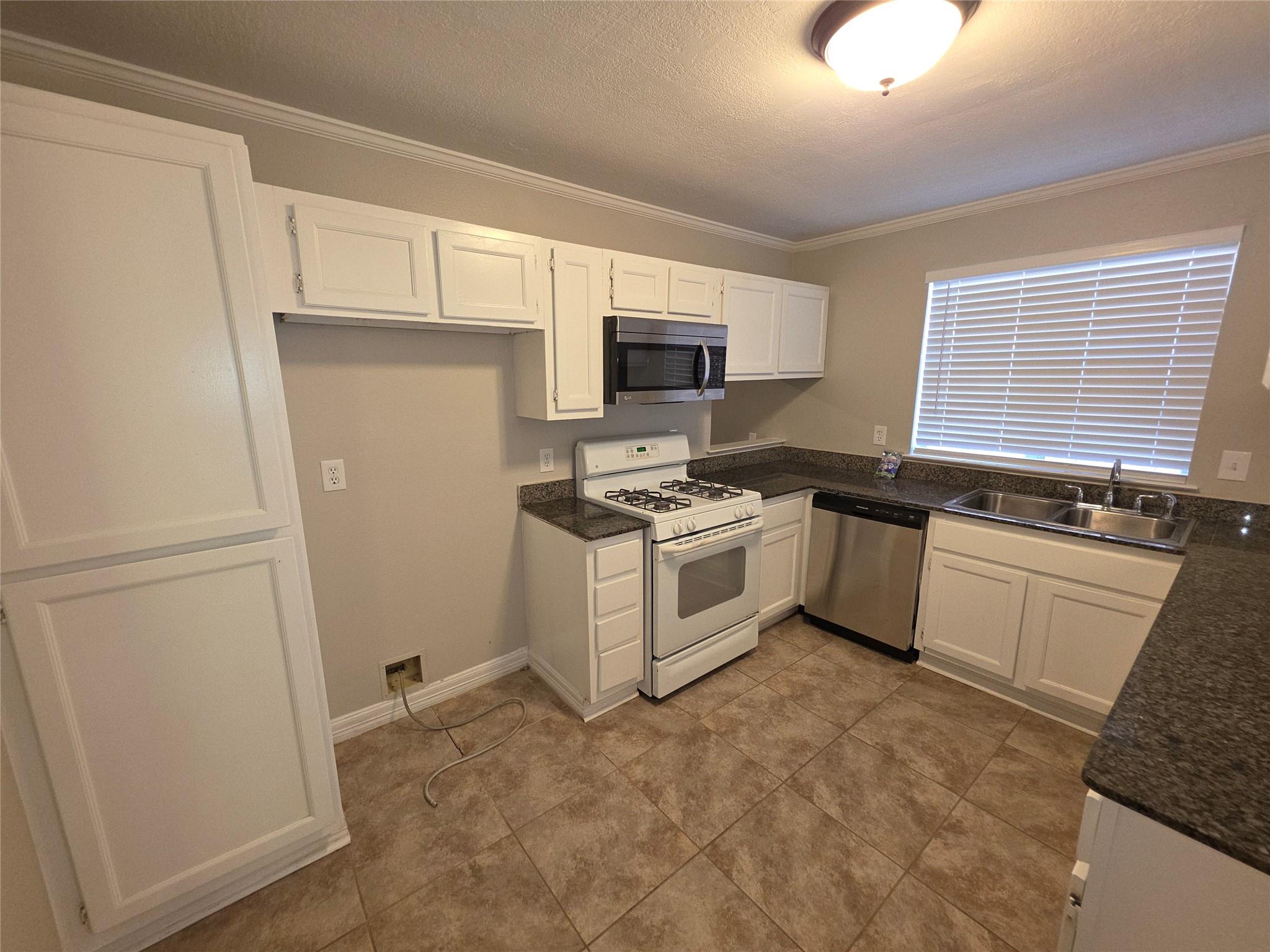 21019 Western Valley Drive