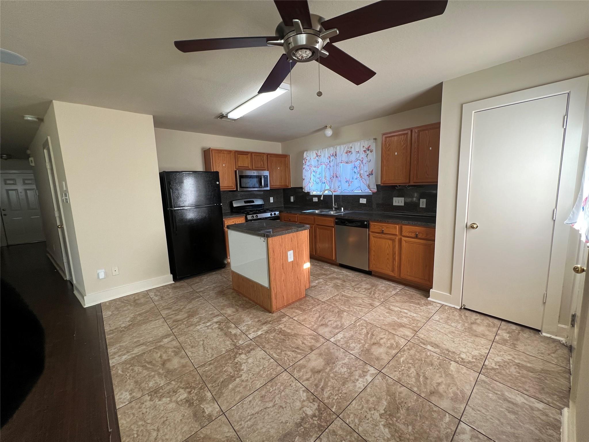 6146 Settlers Lake Circle W