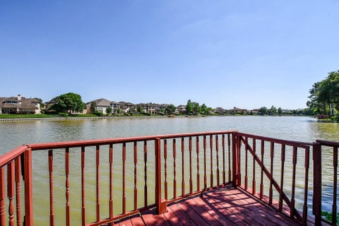 Photo of 410 Kingfisher Drive, Sugar Land, TX 77478 (MLS # 50306689)