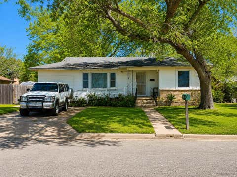 Photo of 121 Club Drive, Luling, TX 78648 (MLS # 30725124)