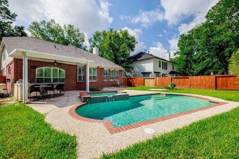 Photo of 19 E Popular Pine Court NE, The Woodlands, TX 77385 (MLS # 80061760)