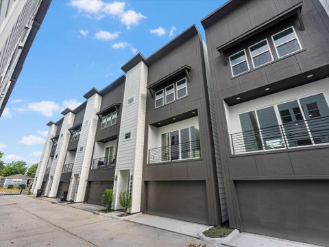 Photo of 4804 Elysian St ST #A/B, Houston, TX 77009 (MLS # 30582452)