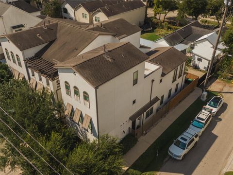 Photo of 1425 Knox Street, Houston, TX 77007 (MLS # 27793116)