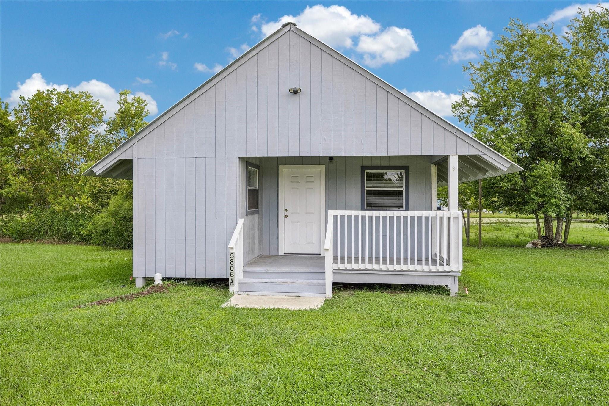 5806 S Highway 35