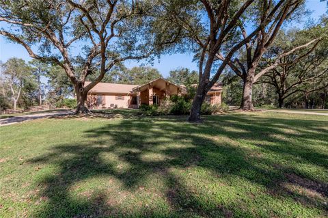 Homes For Sale - 22 Timberwilde Dr<br/> Huntsville, TX 77340