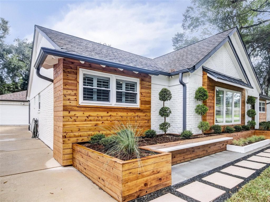 Photo of 10710 Russett Drive, Houston, TX 77042 (MLS # 24058899)