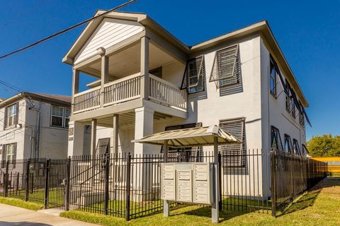 Photo of 215 N Milby Street #4, Houston, TX 77003 (MLS # 14009928)