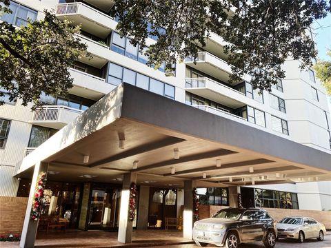 Photo of 14 Greenway Plaza #23M, Houston, TX 77046 (MLS # 16169411)