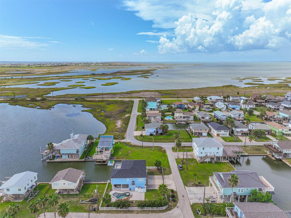 Photo of 16611 Pompano Way, Galveston, TX 77554 (MLS # 11054791)
