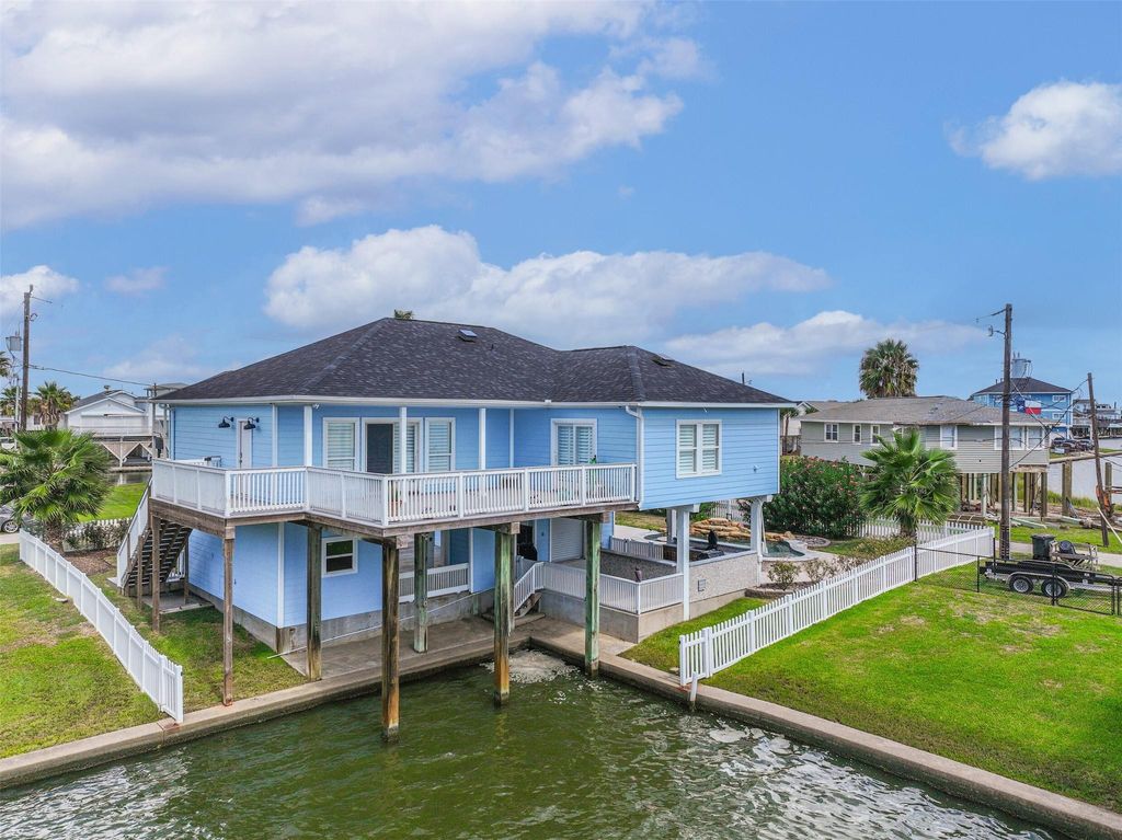 Photo of 16611 Pompano Way, Galveston, TX 77554 (MLS # 11054791)