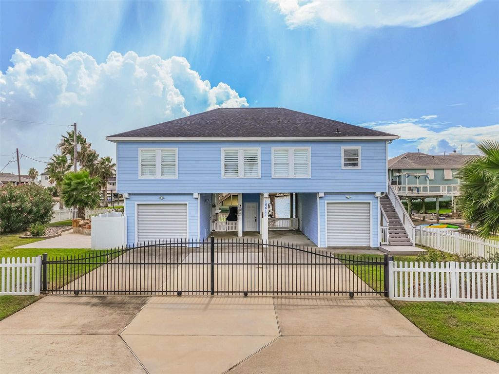 Photo of 16611 Pompano Way, Galveston, TX 77554 (MLS # 11054791)
