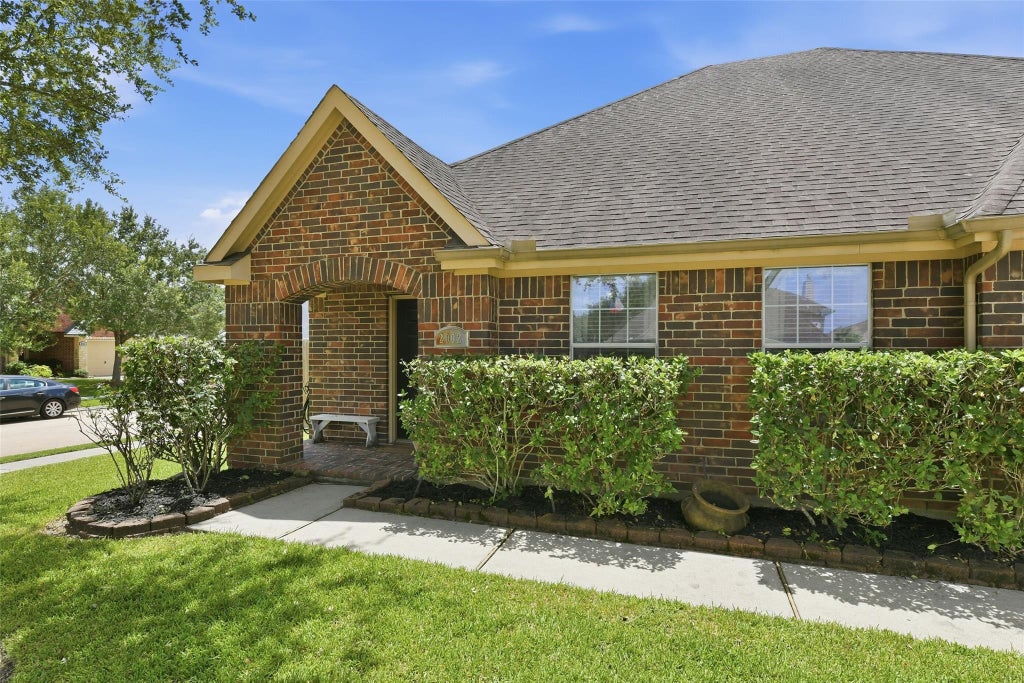 Photo of 2002 Water Oak Drive, Pearland, TX 77581 (MLS # 24734250)