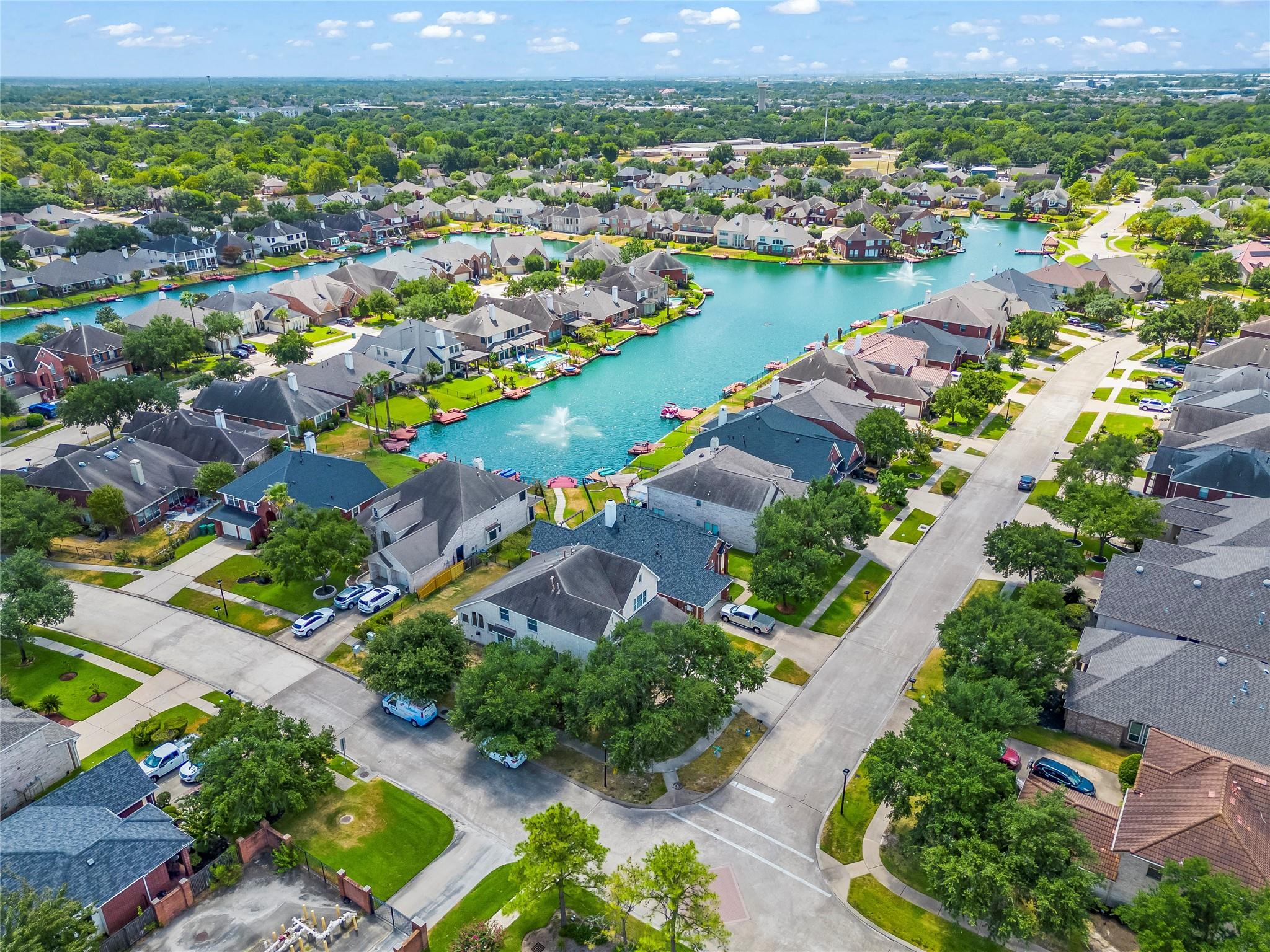 10130 Lakeside Gables Drive