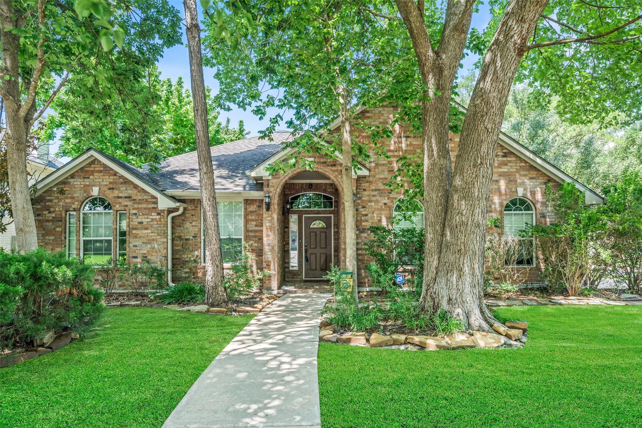 13322 Enchanted Way Drive