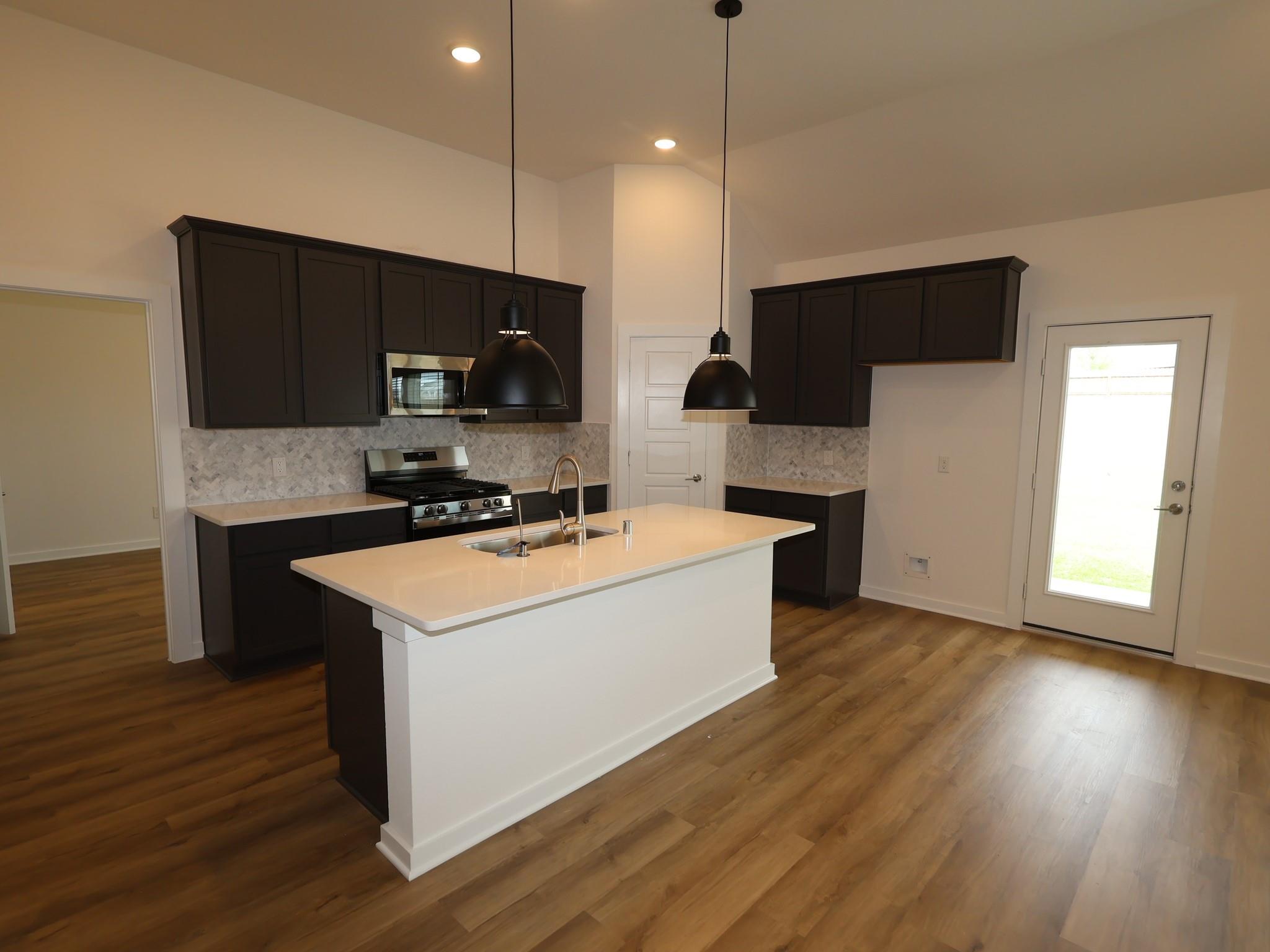 5707 Sunland Trail