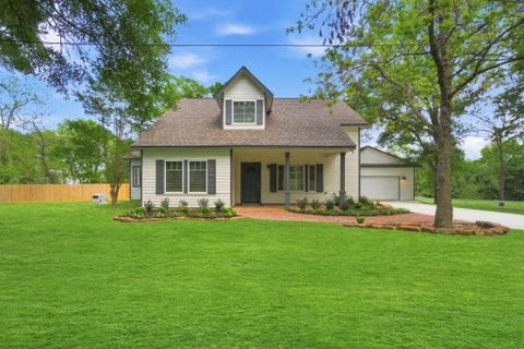 Homes For Sale - 502 Louisa Street<br/> Montgomery, TX 77356