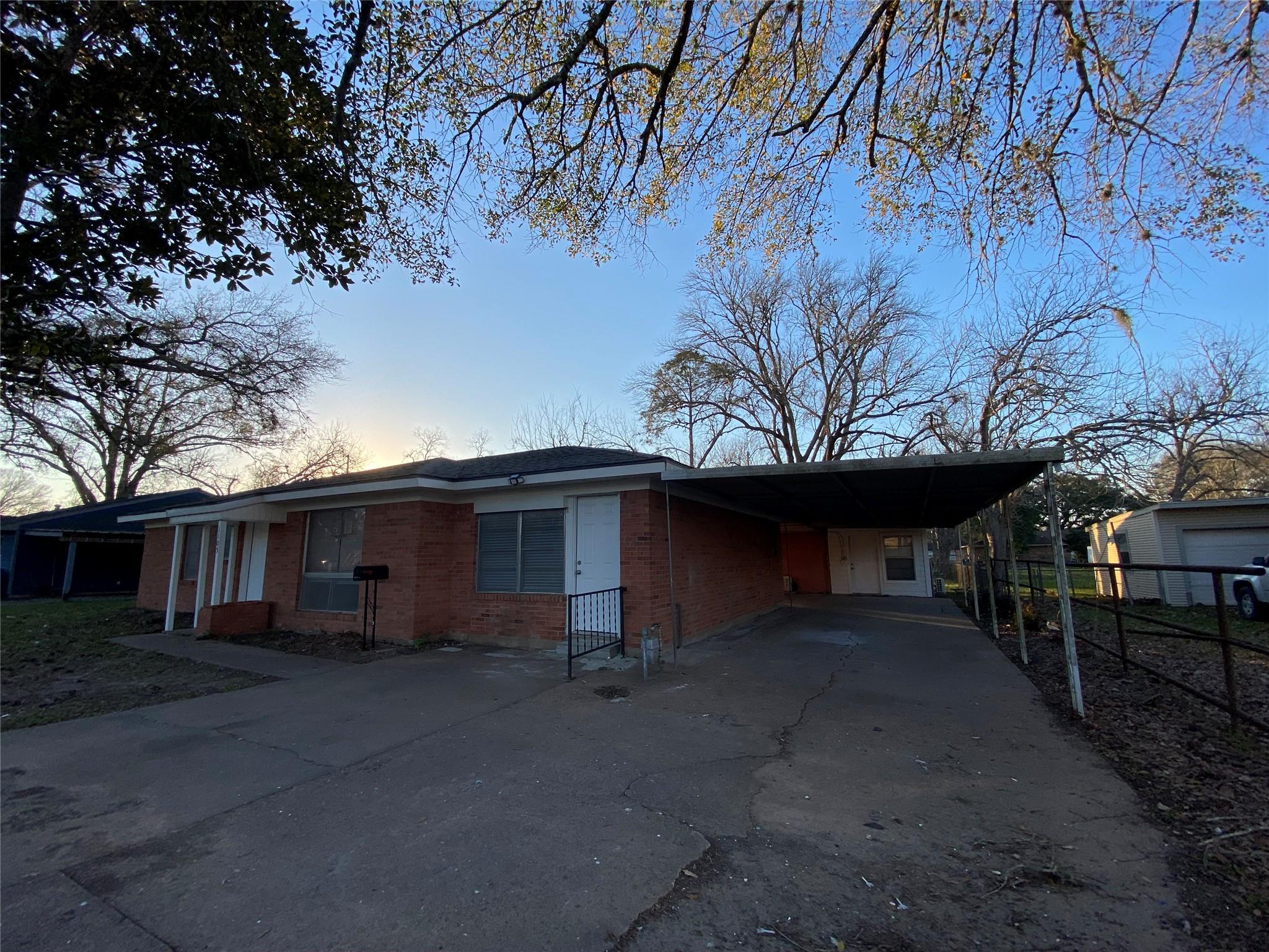 1105 Alice Street
