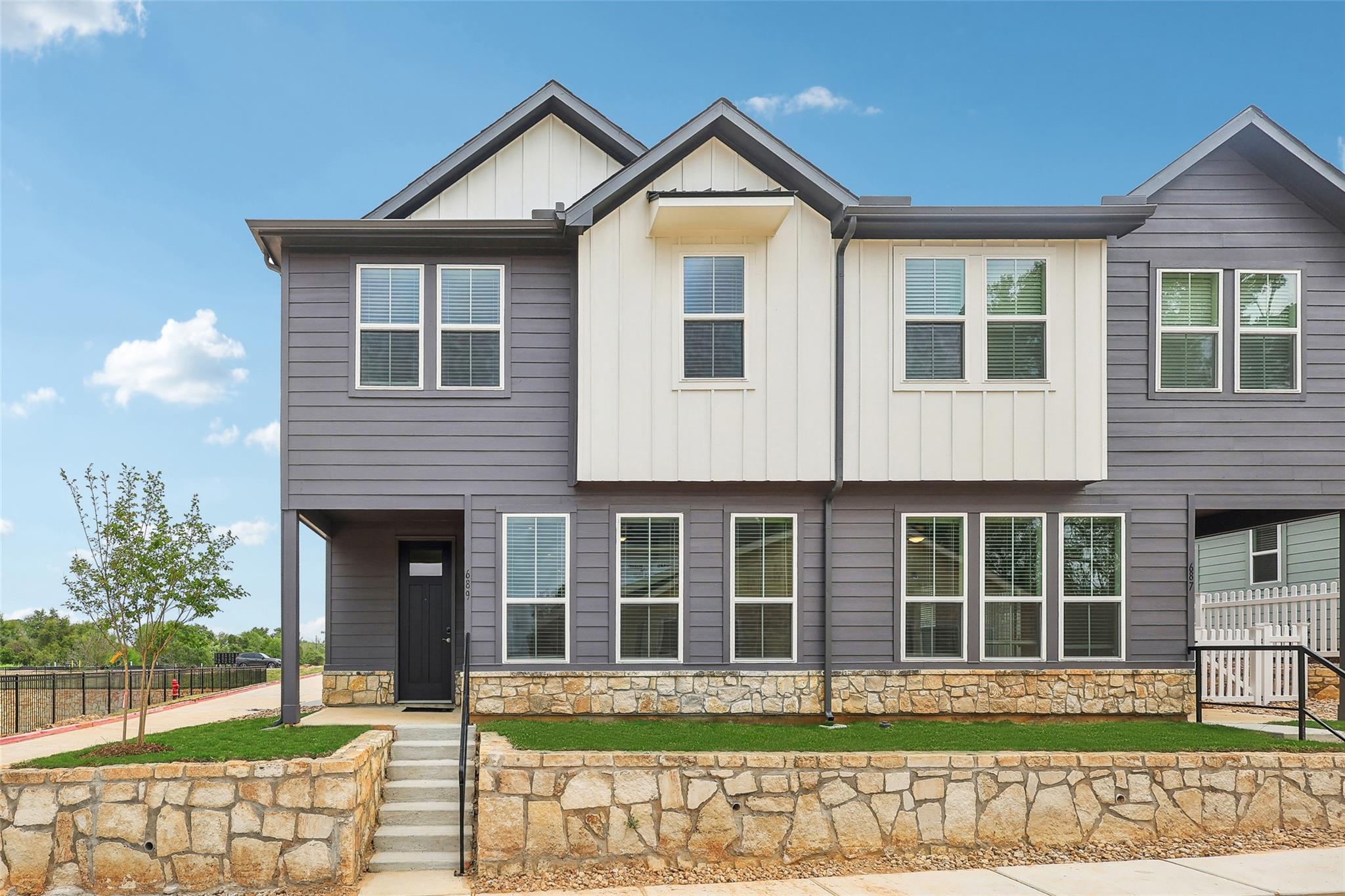 631 Canvas Ave