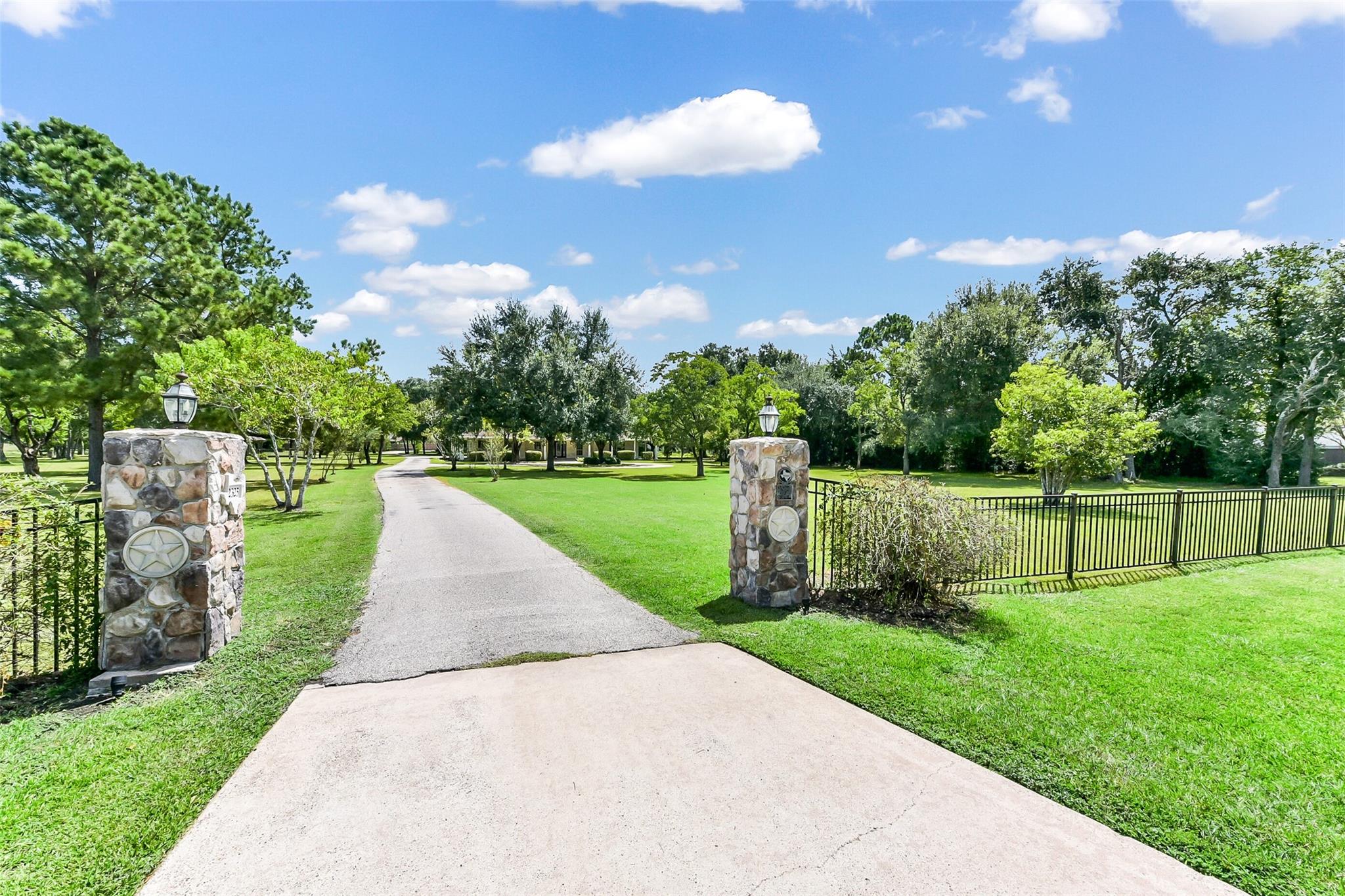 2325 Hatfield Road
