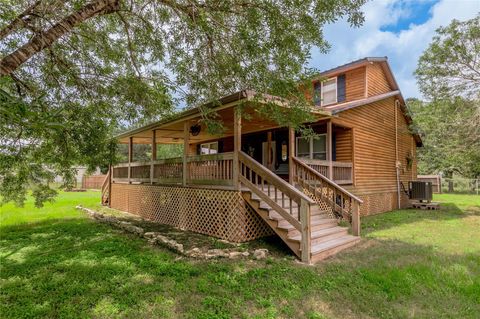 Photo of 86 Oak Hill Drive, Huntsville, TX 77320 (MLS # 10440665)