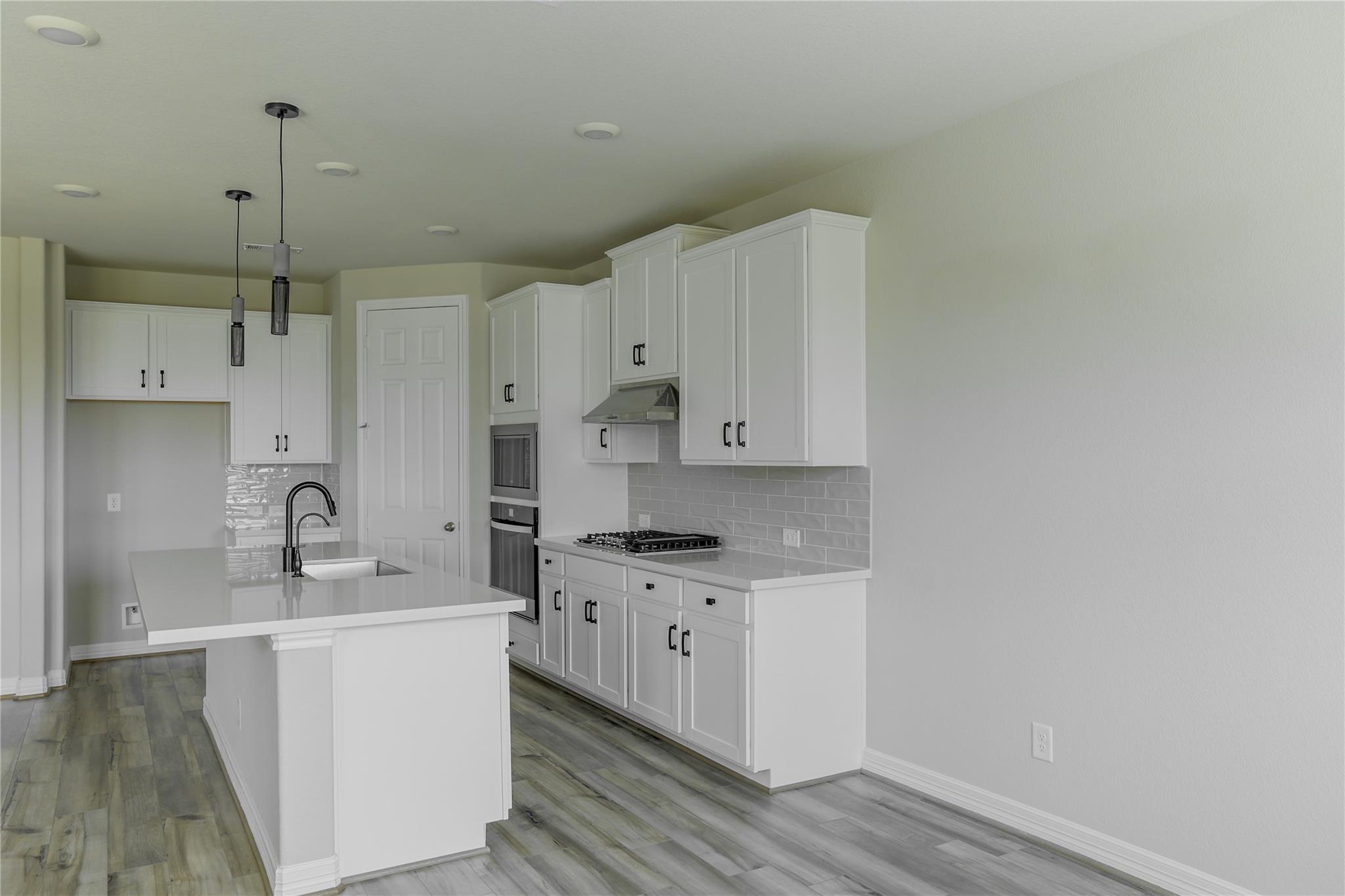 2925 Cliff Ridge Lane