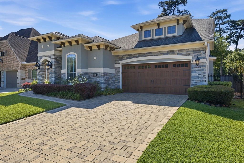 Photo of 2727 N Cotswold Manor Drive, Houston, TX 77339 (MLS # 60035053)