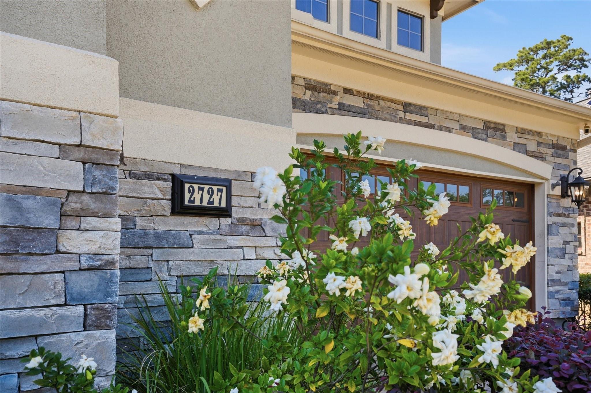 2727 N Cotswold Manor Drive
