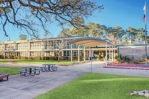 Tiny photo for 911 Vaulted Oak Street, Houston, TX 77008 (MLS # 53026149)